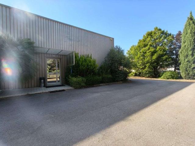 Capannone in affitto di 400 m²