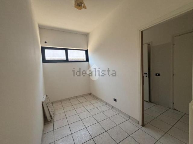 Capannone in affitto di 400 m² in Via Emilia All&apos Ospizio, 23