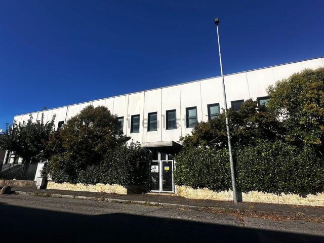 Capannone in affitto di 400 m² in Via Rovigo, 2