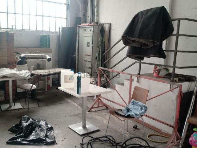 Capannone in affitto di 400 m² in Strada Provinciale Pavia