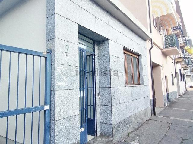 Capannone in affitto di 40 m² in Via Saverio Mercadante, 7