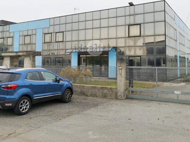 Capannone in affitto di 410 m² in Via Averolda, 37
