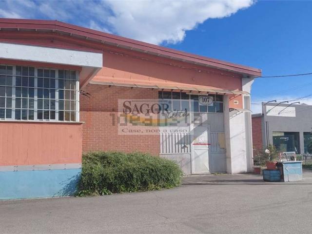 Capannone in affitto di 412 m² in Via Val Pellice, 100