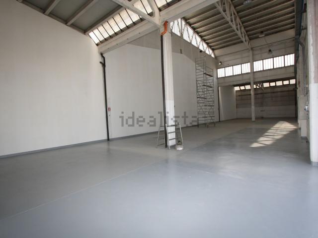 Capannone in affitto di 416 m² in Via XX Settembre, 28