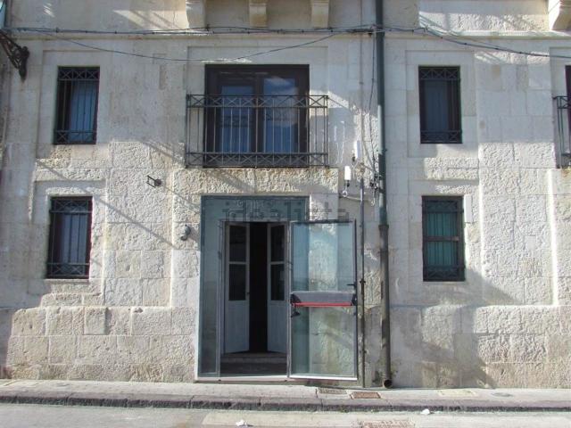 Locale in affitto di 41 m² in Via dei Tolomei