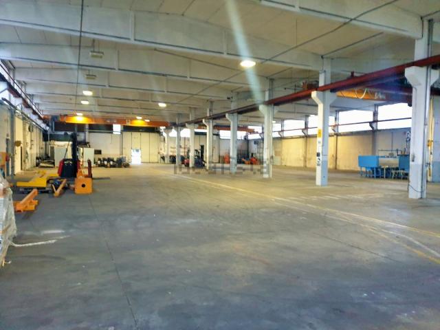 Capannone in affitto di 4200 m² in Via Destra Guerro