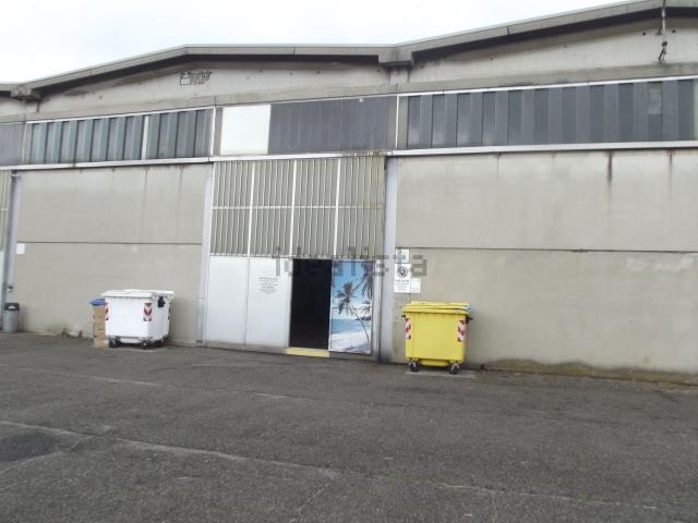 Capannone in affitto di 420 m² in Via Milano, 51