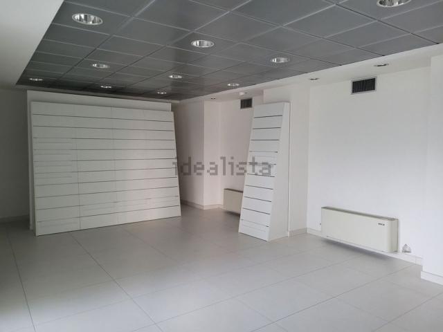 Capannone in affitto di 4400 m²