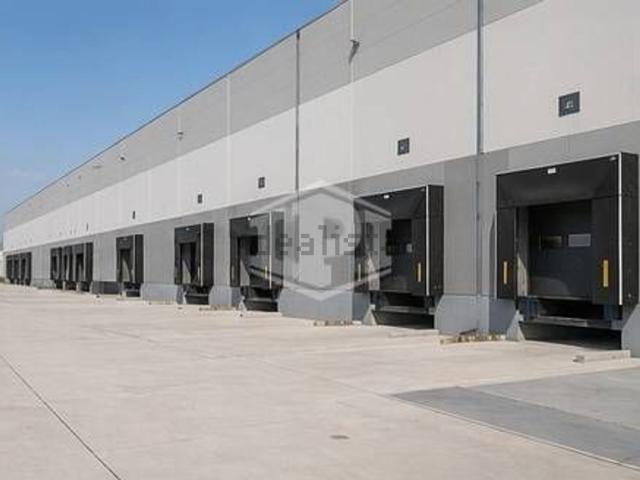 Capannone in affitto di 4413 m² in Via Sandro Pertini, 7