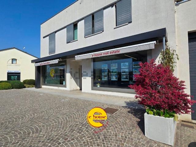 Capannone in affitto di 4500 m² in Via Castellana