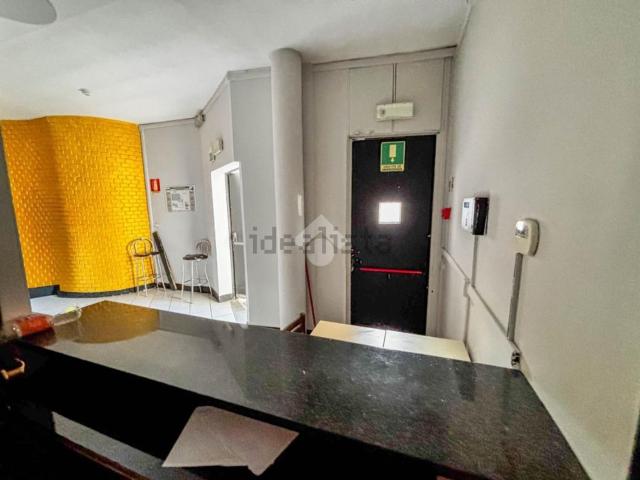 Capannone in affitto di 450 m² in Via Attilio Galli, 28