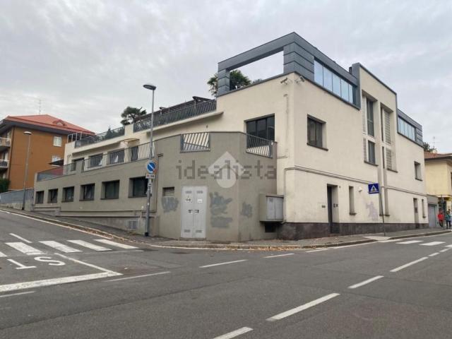 Capannone in affitto di 450 m² in Via Borghetto, 15