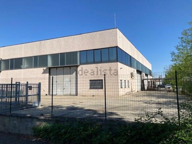 Capannone in affitto di 450 m² in Via Niccolo Copernico, 42
