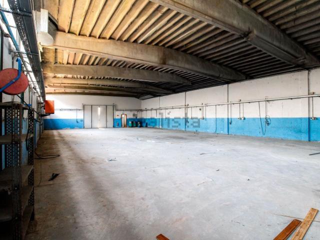 Capannone in affitto di 450 m² in Strada Provinciale 17
