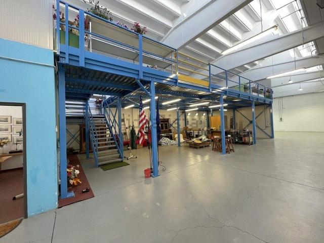 Capannone in affitto di 460 m²