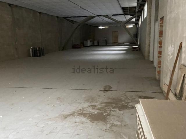 Capannone in affitto di 460 m² in Via Rotonda, 36