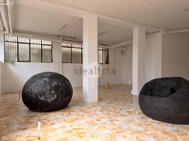 Capannone in affitto di 470 m² in Via Arcivescovo Romilli, 20