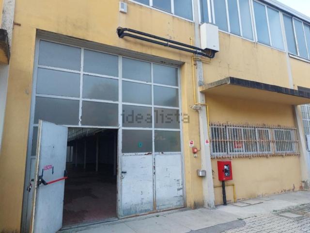 Capannone in affitto di 480 m²