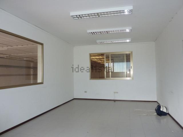 Capannone in affitto di 500 m²
