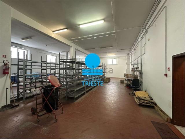 Capannone in affitto di 500 m²