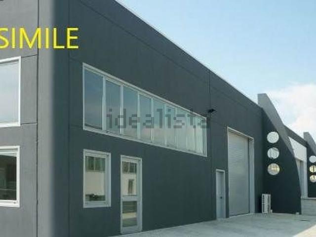 Capannone in affitto di 500 m²