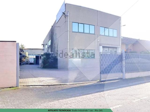 Capannone in affitto di 500 m² in Via Campania, 31