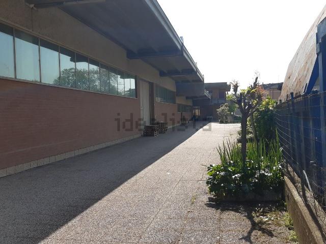 Capannone in affitto di 500 m² in Via Ghiarola Vecchia