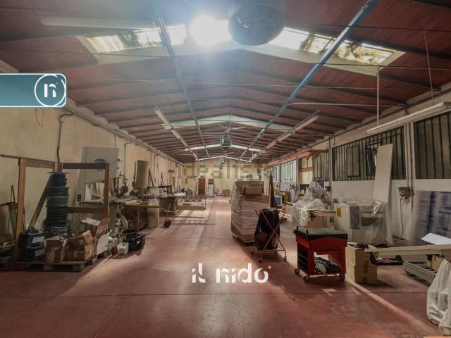 Capannone in affitto di 500 m² in Via dei Ronchi