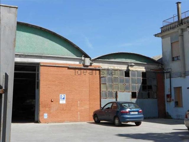 Capannone in affitto di 500 m² in Via Fontana Matuccia