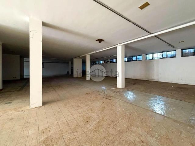 Capannone in affitto di 500 m² in Via Martorello, 1