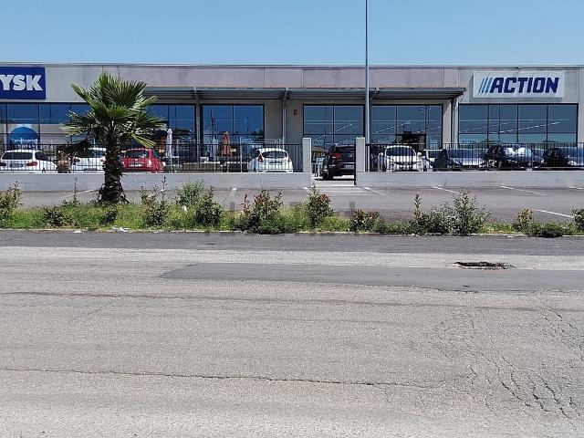 Capannone in affitto di 500 m² in Via Soccorso, 396