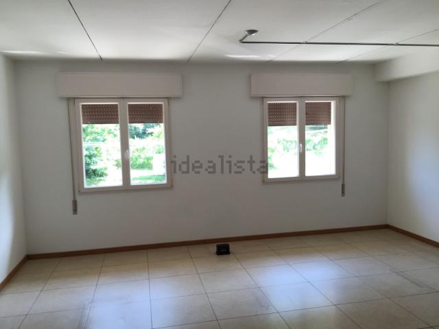 Capannone in affitto di 500 m² in Via Sarson, 2