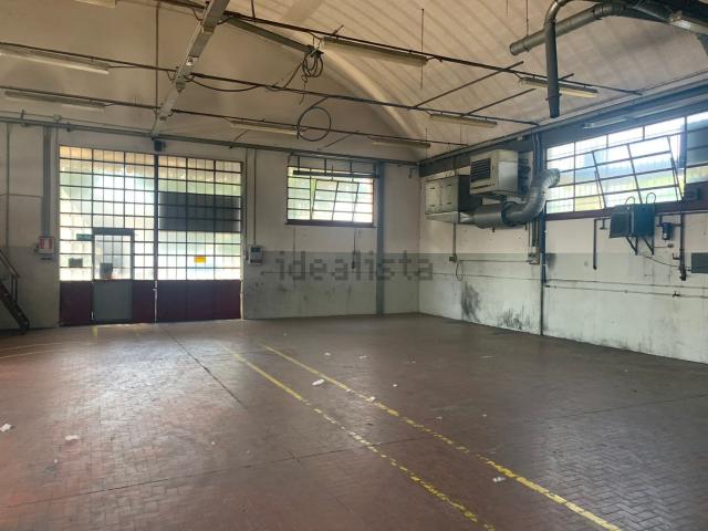 Capannone in affitto di 500 m² in Via Serraglio
