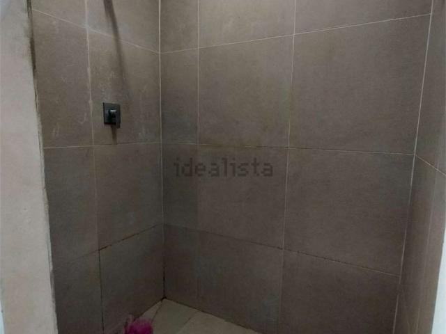 Capannone in affitto di 500 m² in Via Rozzone