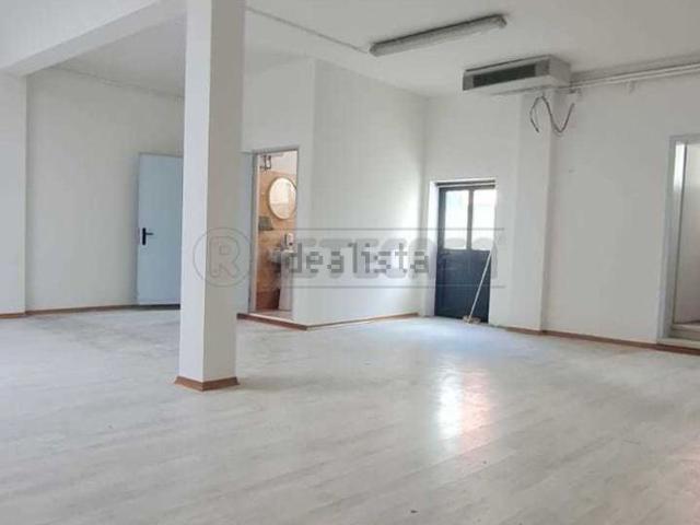 Capannone in affitto di 508 m²