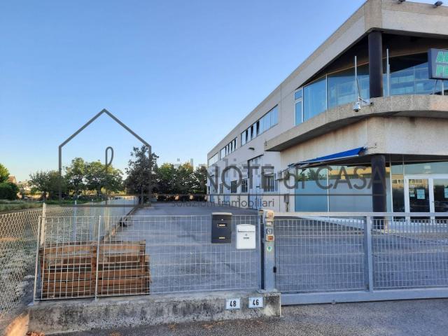 Capannone in affitto di 508 m² in Via Aldo Palareti, 42