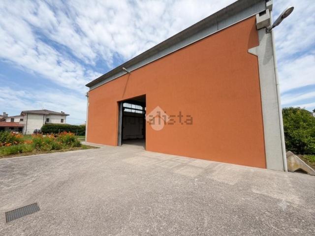 Capannone in affitto di 510 m² in Via Roma, 1