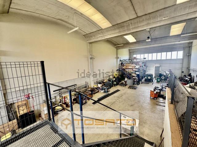 Capannone in affitto di 517 m²