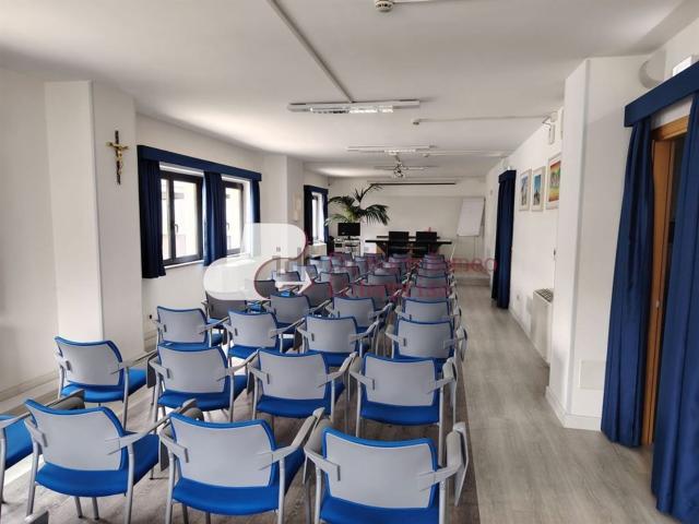 Capannone in affitto di 2630 m² in Via Giovanni Elia