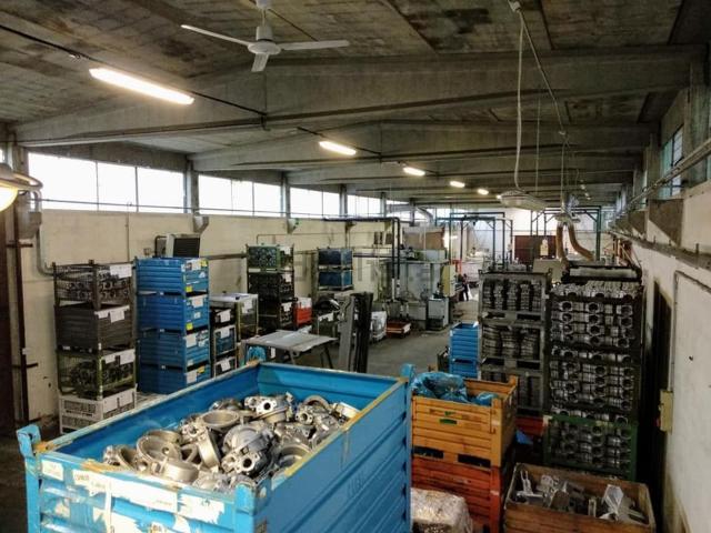 Capannone in affitto di 525 m² in Via Giannino Degani