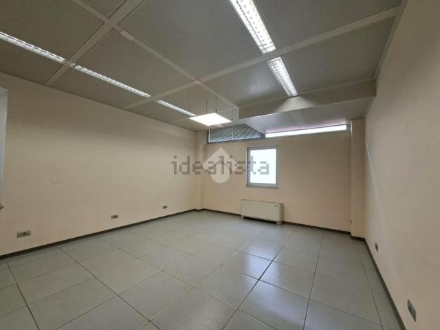 Capannone in affitto di 5400 m² in Via Vigonovese, 9