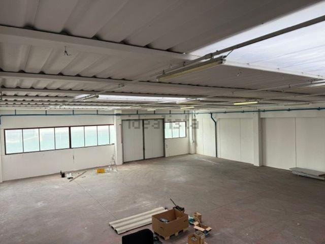 Capannone in affitto di 540 m² in Via Don Felice Benedetti
