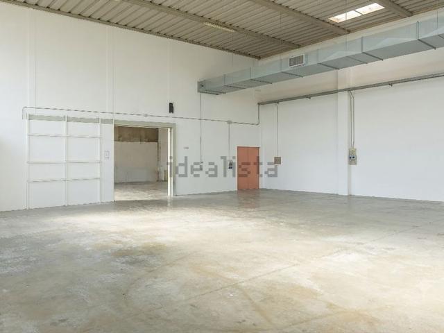 Capannone in affitto di 550 m² in Via del Progresso