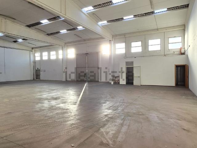 Capannone in affitto di 580 m²
