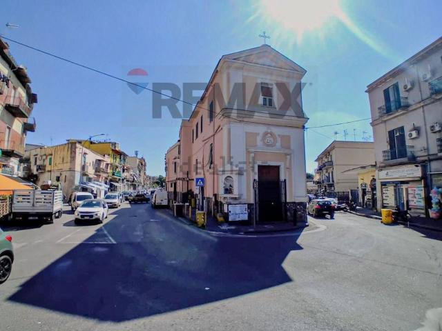 Capannone in affitto di 590 m²