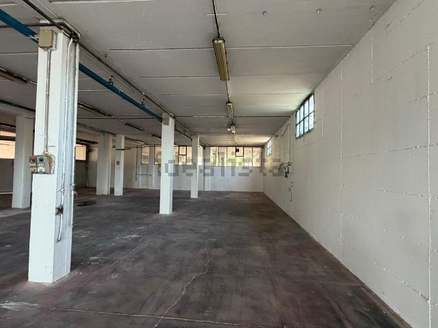 Capannone in affitto di 590 m² in Piazza Risorgimento, 6