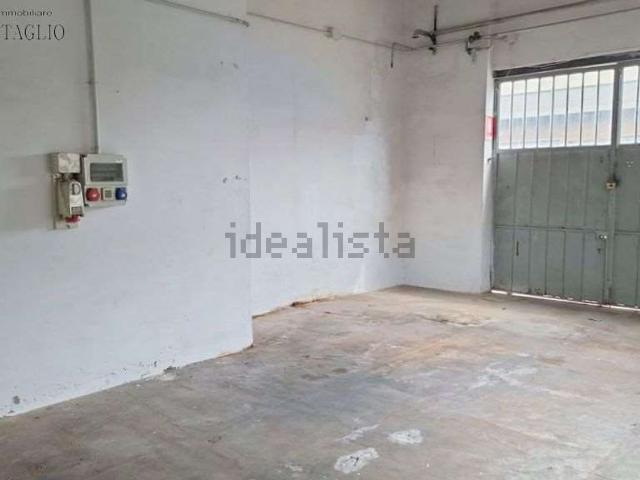 Capannone in affitto di 600 m²