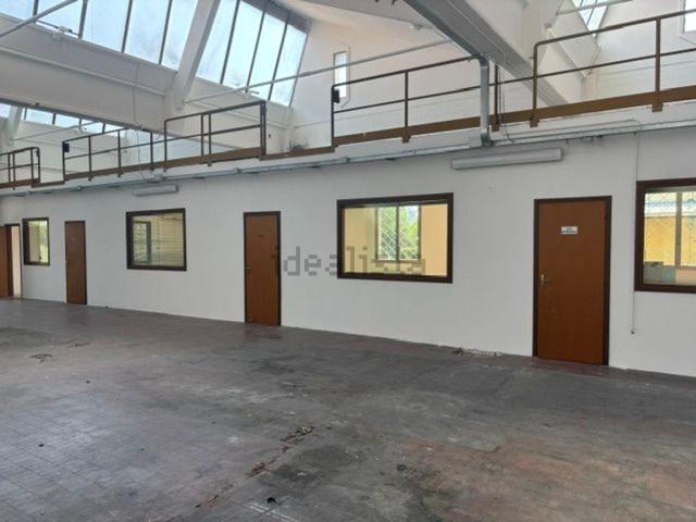 Capannone in affitto di 600 m² in Via Piemonte