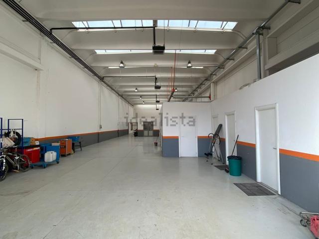Capannone in affitto di 600 m² in Strada Nazionale Est, 45