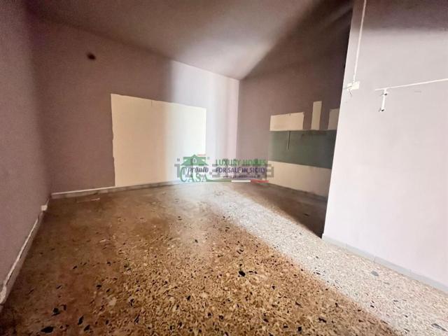 Capannone in affitto di 60 m² in Piazza Angelo Majorana